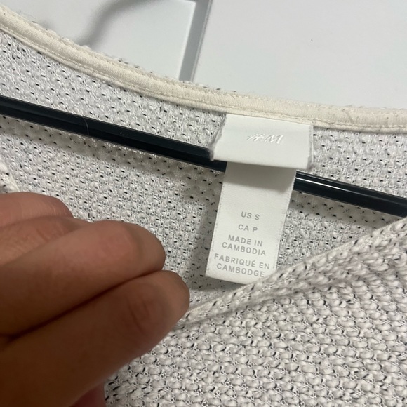 Ladies Size Small H&M Long-sleeve Shirt - Great Condition - Picture 3 of 3